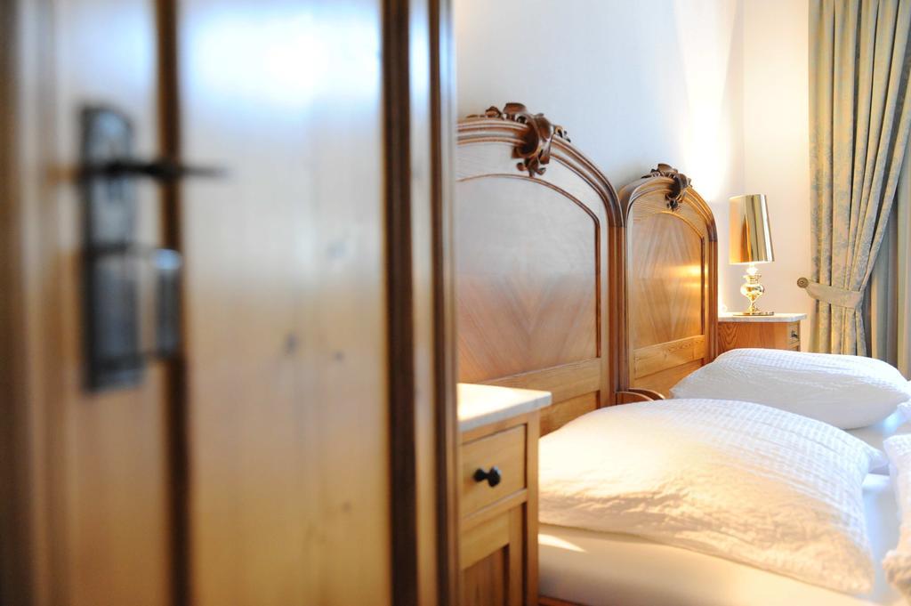 Pension Typisch Naumburg Наумбург Экстерьер фото
